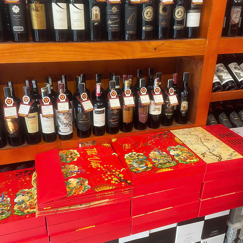 Quà Và Rượu Vang